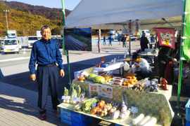 だだんだんさん専用
「２０００円イチオシ旬野菜セット」＋スナップエンドウ１Ｋｇ（１００ｇプレゼント付き）