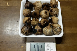 売り切り　お値下げ価格　19 自然栽培　黒にんにく 人気　お試し16個
令和7年度新物　食べやすくて美味しい