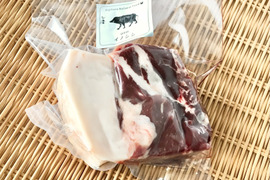 脂乗り最上級！✨《ジビエ》特A級【 猪肉肩ロース 550g ブロック】20220301-1