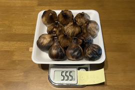 ⑨ 自然栽培　黒にんにく 人気　大サイズ　たっぷり　12個　令和4年度新物　食べやすくて美味しい