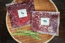 ジビエ食べ比べ❣️猪肉／鹿肉ミンチ（各300g×2）