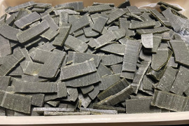自宅でレンチン！出来立ての堅餅菓子を召し上がれ！よもぎあられ用種餅（45枚入り２袋セット）