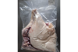 ◎！！特価！！◎★キャンプやBBQに！半身丸焼き用★やわらか仔イノシシ【皮付き・骨付き】6kg