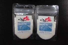 【小樽の塩 粉雪 ５０ｇ袋 ２個セット】北海道小樽の海をそのまま塩に　海のミネラルを取り除くことなく作った塩です。