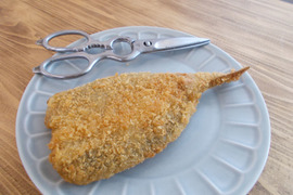 【単品】ビッグなアジフライ！【伊吹島アジフライ】肉厚・脂ノリノリ・味一番（大判４枚入）！