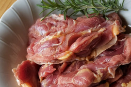 【お試し品】水野谷鶏卵店の黒鶏肉(もも肉・冷凍)500g×3個