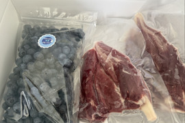 冷凍ブルーベリー500gとエゾ鹿すね肉約400gセット