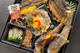 【おせち】地元住民に愛されて60年！特製鮎づくしおせち＜一段重＞1〜2人前