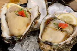 三重県産 生食用 天然 岩牡蠣 （Mサイズ150～200g）（8個入り）
期間限定販売 牡蠣 貝類 海鮮バーベキューに BBQ