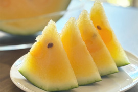 【金色羅皇】幻の話題の🍉贅沢な甘さの黄色い大玉スイカ1個