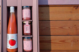 【冬ギフト】デラックスBOX（とまとジュースといちごスプレッドの詰め合わせ）