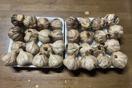 【おまとめ特価32個】お求めやすくなりました！
20 自然栽培　黒にんにく 人気　たっぷり32個
令和8年度新物　食べやすくて美味しい