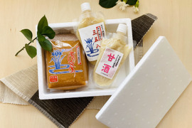 新潟県の高田農園産☆特栽米コシヒカリ糀で作った発酵セット♪【味噌1㎏×2】【甘酒×1】【三五八×1】
