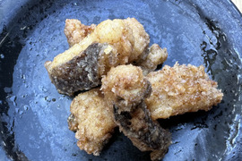 ウツボ切り身　２００グラム　唐揚げ用に味噌漬け汁で味付け済です（味噌味）