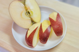 ⛄️雪をまとったりんご『千雪』🍎
一度食べたらクセになる⁉️しっかりした甘味と豊かな香り🌟

A品、B品ミックス(贈答用、家庭用混ざります)