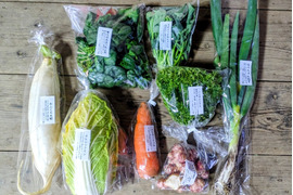 【アワード受賞福袋】旬のVEGE箱「厳選8品目セット」
食べチョクアワード野菜2位受賞の旬のVEGE箱から、特に食べて欲しい8品種を厳選しました。レギュラーサイズだと多すぎて食べきれない方にもぜひ♪