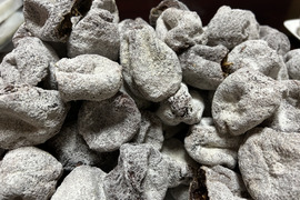 お買い得！R7年　昔ながらの干し柿　長野産　約600g（約12〜15個）