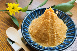 （壱）【くせになる美味しさ!】生味噌なので酵母が生きてる♪新潟県高田農園産の『自家製の糀』で作った『なま味噌』(1kg)