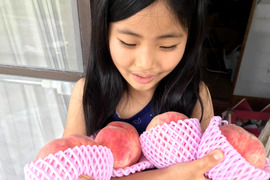 【沖縄向けクール便】【有機栽培の美味しい桃約2kg（第三期）】自然に優しく希少でジューシーな天然桃(6～7個入)！