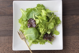 とろける食感！数種類のベビーレタスで豪華な料理に♡300g(約10人分)野菜室でかなり日持ちします。