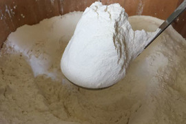 【特別栽培認証小麦使用】小麦粉 農林61号(中力粉１kg)☆パンケーキにしても美味しい！