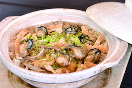 【冷凍】牡蠣がたっぷり！かきご飯の素（2合用）　炊飯器で炊くだけ！　生食用かき使用　ご自宅用に♪