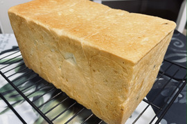 森のくまさん(熊本県産米)使用【極上生食パン2斤】！！レーズン入り！！！