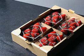 【埼玉県産あまりん】 まるでスイーツ！？極上のいちご　完熟U FIRM!あまりん4パックセット　150gx4P【お届け日指定可能】