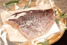 【業務用】沼津産真鯛フィレ　約300g×2袋　真空冷凍