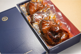 【冬ギフト】【水産庁長官賞受賞】鯉の甘煮1切×3袋入(真空パック/ギフト箱入/短冊のし可能) /お歳暮/御歳暮