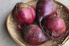 【有機JAS認証ビーツ2kg！】BIGサイズの使いやすさを知ってください！中まで真っ赤な品種です！オーガニックのデトロイトダークレッドビーツ！スープにサラダに！ペーストにしてジャムやソースもおすすめ！
