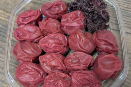 とにかく肉厚大粒 3Ｌサイズ　♪♪紫蘇入り♪♪　昔ながらのすっぱい味♪ おかあちゃんの梅干し 大粒  280g
