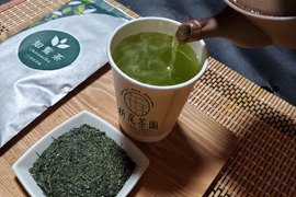 【新茶】2024年摘み知覧茶　100g×2袋　日本茶インストラクター在籍店　茶農家が販売するお茶　深蒸し煎茶　かぶせ茶