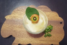 メ~グルト(福島県産羊乳ヨーグルト)