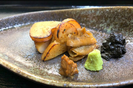 日間賀島産❗️《貝が旬》味で証明します
（旨味抜群）『平貝‼︎』まずは3枚から
下処理をして、貝柱、紐、玉を分けて発送承ります【ゴールデンウィークにようで‼︎】