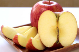 葉とらずふじ 当園の１番人気りんご！ 2.5kg (6〜10玉)