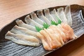 匠の技！食感活かした薄造り　さつま極み鶏大摩桜鶏刺し「えんがわ/薄造り」70ｇ【冷凍】