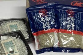 父の日ギフト　19日3時間限定とれたて釜揚げ2パック　倉橋島のちりめん１５０ｇ2パック　セット