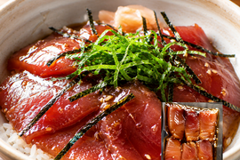 【お中元】食べくらべ　【天然マグロ鉄火丼の素】60g×4袋＆【沼津産マダイ漬け丼の素】40g×4袋
