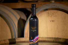 樽熟成3年・瓶熟成8年を重ねた熟成甘口ワイン。『モンテリアドルチェ』