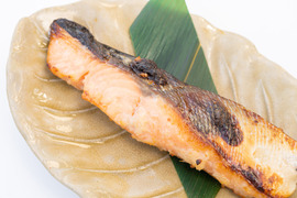 【４種食べ比べ】北海道知床産の鮭切り身４種味比べセット（塩麹・醤油麹・西京味噌・新巻鮭）完全無添加！