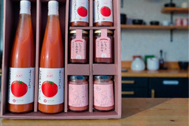 【ギフト】プレミアムBOX（とまとジュースといちごスプレッドの詰め合わせ）