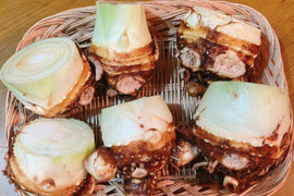 サトイモ【土垂れ：どだれ】　親芋（２ｋｇ/梱包含み）　【農薬不使用】　ホクホクして煮物に最高！【限定5セット】見ためによらず、皮むきが簡単！