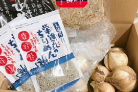 リクエストで福箱セットと訳あり小さめ新玉ねぎ4キロ　家庭用段々畑育ち