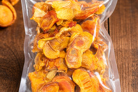 【ドライフルーツ】凝縮された甘さ！干し柿チップス（約100g）農薬・化学肥料不使用