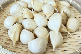 北海道の大地で生産された,にんにくの王様『白玉王鱗片』 1,000g