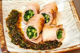 小ねぎの肉巻き　やみつきネギだれ添え