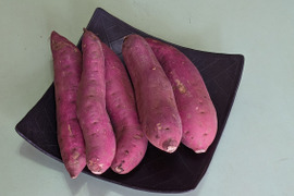 ねっとり甘い！さつまいも（紅はるか）１.８キロ【茨城県産】