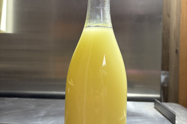 【業務用に最適！！】
レモン果汁100%！！（720ml）5本入り
