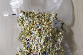 奥出雲産 自家栽培カモミールブレンド 
100g